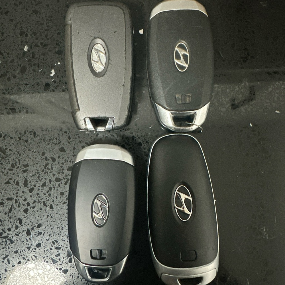 Lot Of 4 OEM Proximity Hyundai Key Fobs